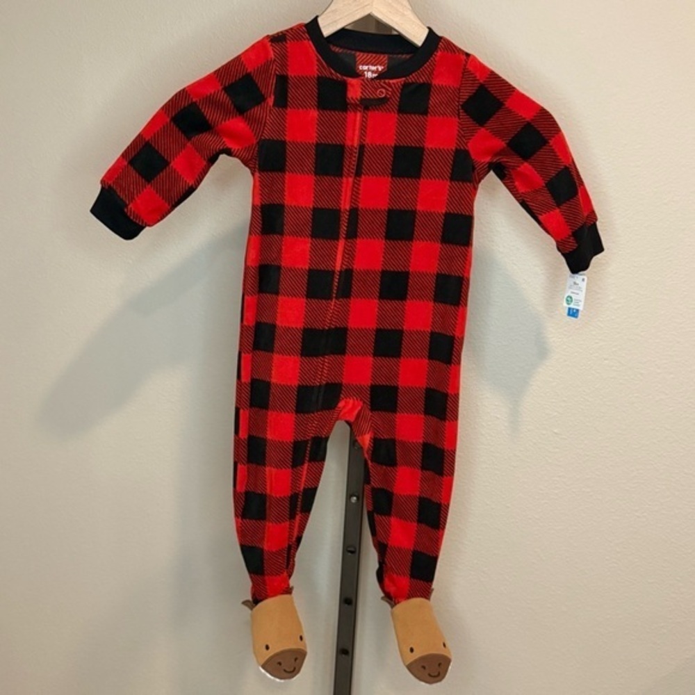 Carter’s red/ black checkered fleece holiday sleeper size 18 months- NWT